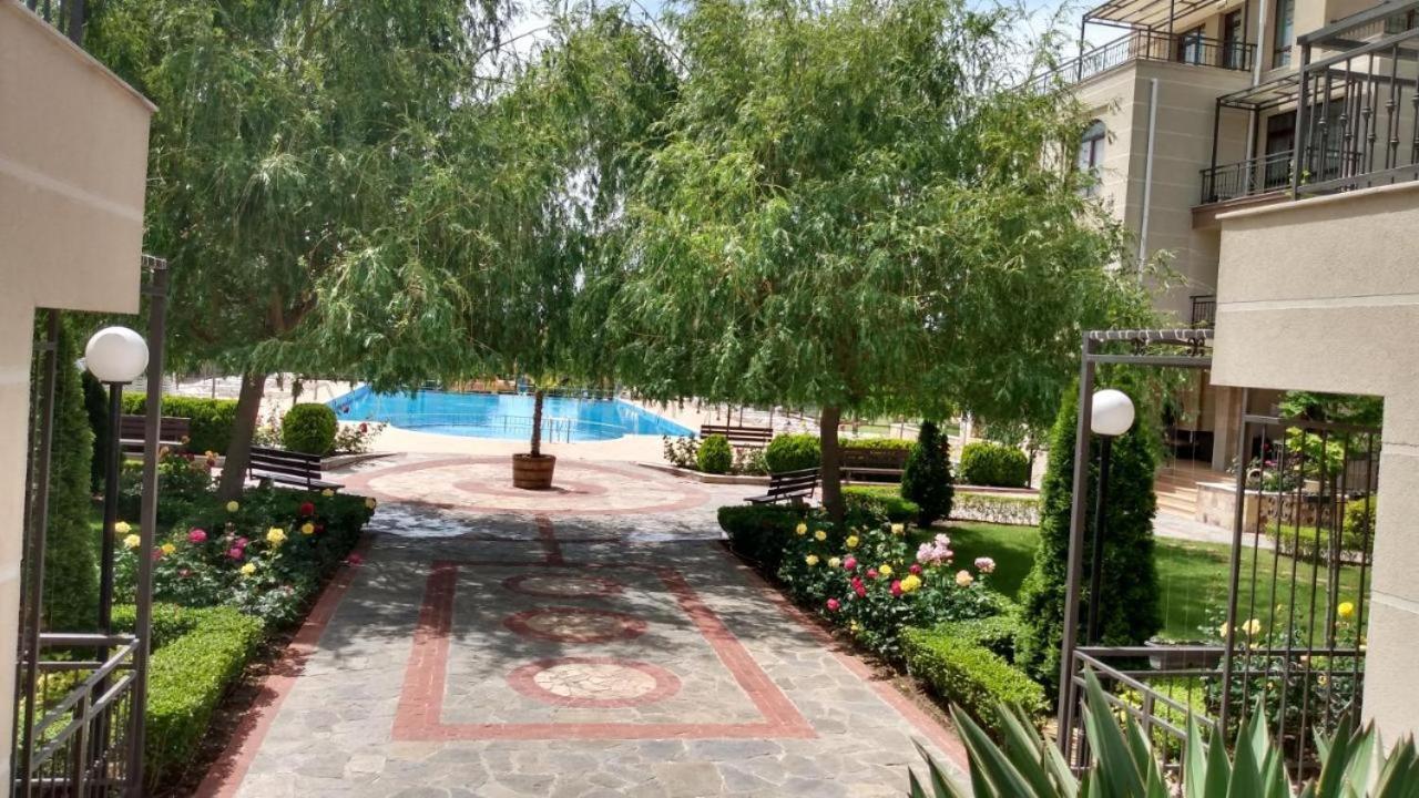 Charming Studio In Sorrento Sole Mare Sveti Vlas Exteriör bild